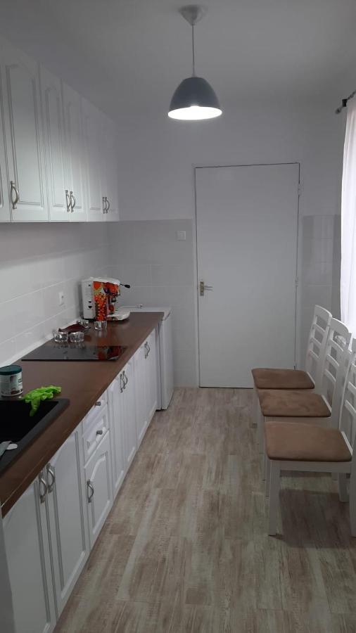 오라데아 Casa Isa 빌라 외부 사진